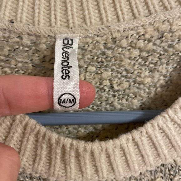 Blue notes sweater, size medium - Picture 2 of 3